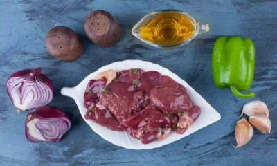 fegato di vitello con ingredienti per cucinare