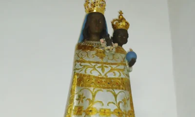 foto della Madonna di Loreto con bambino in chiesa