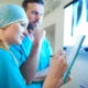 medici analizzano nodulo calcifico