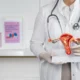 medico indica ovaie della donna