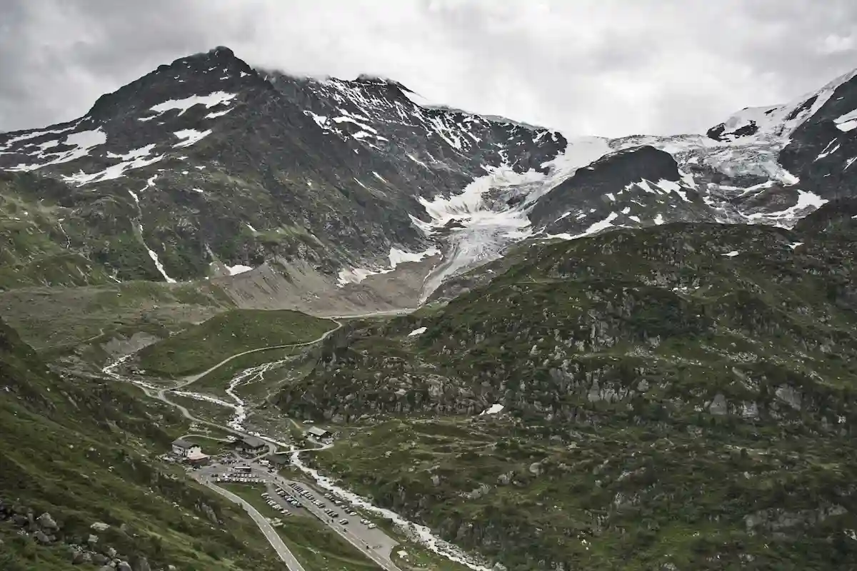 una vista del ghiacciaio del Ventina in inverno