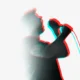Fedez canta in controluce