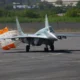 caccia da guerra della nato in atterraggio