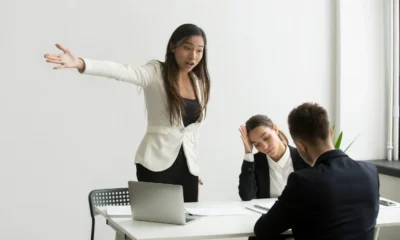 capa caccia licenzia lavoratore in ufficio