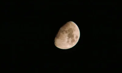 foto della luna prima di una eclissi