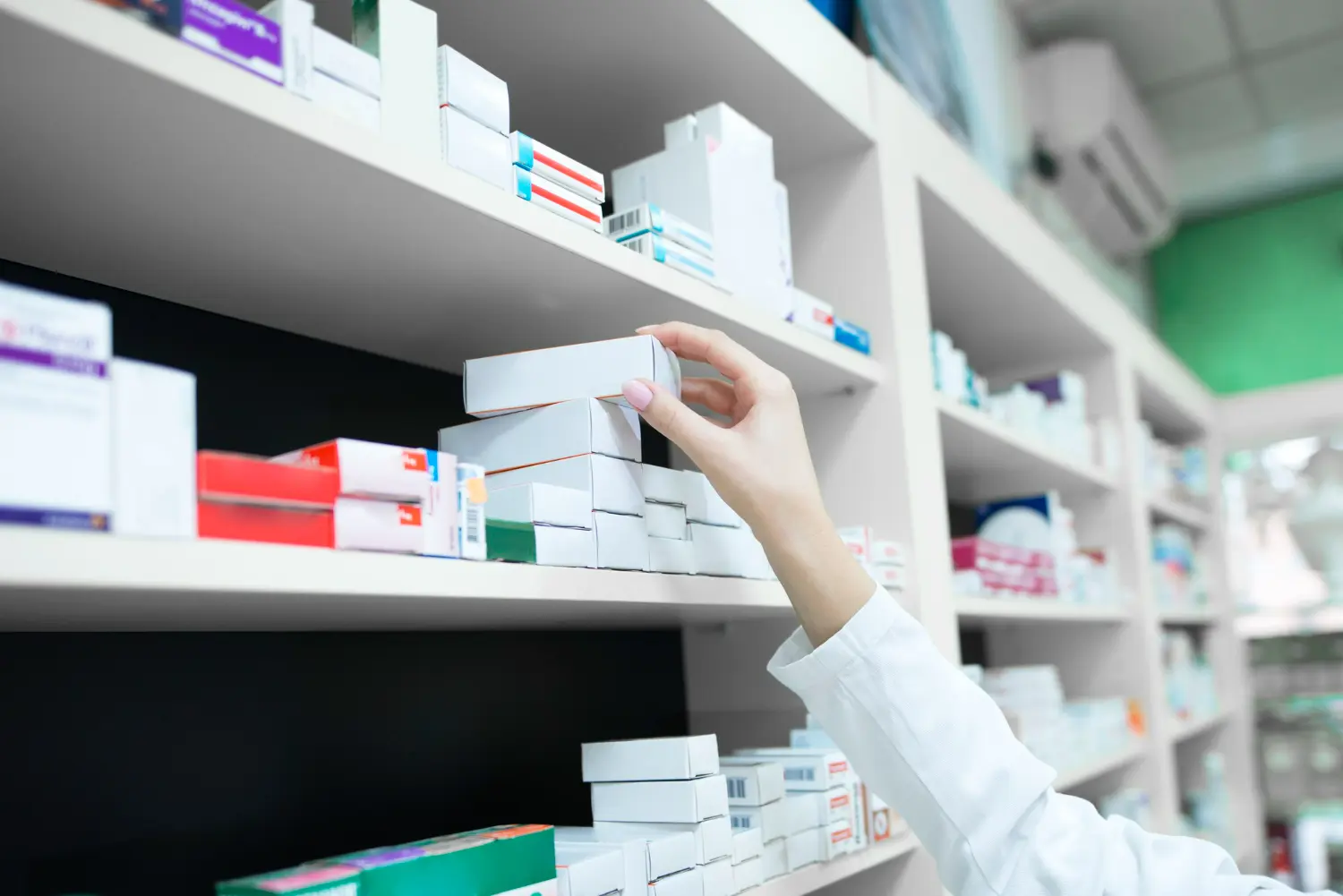 mano di farmacista prende anafranil