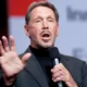 una foto di Larry Ellison in un meeting di Oracle