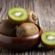 vasetto con vari kiwi