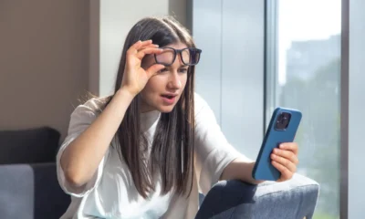 una ragazza astigmatica