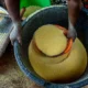 Olla de polenta de maíz para ilustrar el artículo "1 kg di polenta per quante persone" sobre dosis, agua y proporciones.