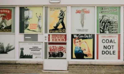 Póster de propaganda nazi relacionado con perche hitler ce l'aveva con gli ebrei