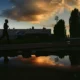 Runner at sunrise para illustrar quando allenarsi in estate senza rischiare per il caldo.