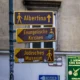 Señal urbana en Viena para ilustrar che lingua si parla a vienna