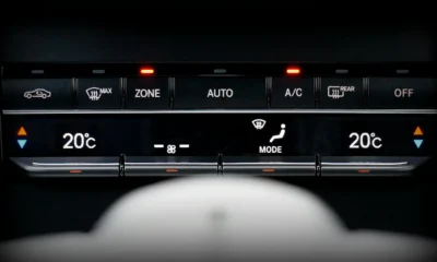 Imagen para explicar perche non esce aria calda dalla macchina, mostrando los controles del calefactor del coche en el salpicadero