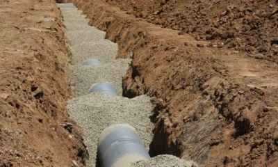 Imagen para ilustrar come coprire uno scavo a terra con una zanja de construcción cubierta en un cantiere