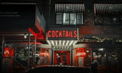 Interior de un bar oscuro de Brooklyn para ilustrar chi è senza colpa spiegazione finale en el artículo sobre el film.