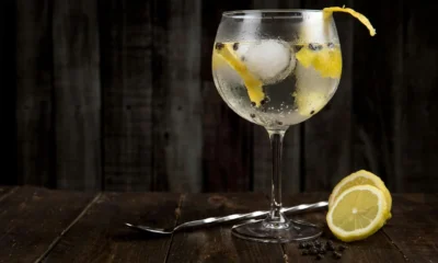 Vaso de gin tonic relacionado con quante calorie ha un gin tonic