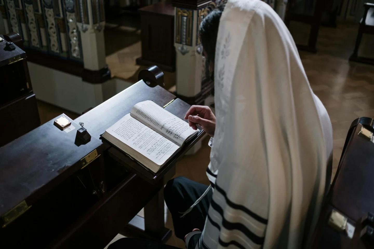 Un libro de oración judío como imagen de contexto para chi è gesù per gli ebrei