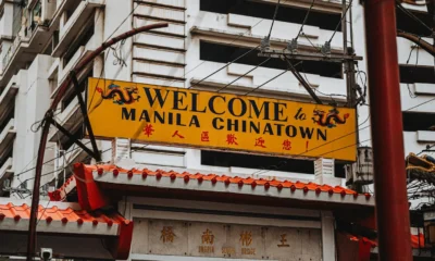Foto de una calle de Manila para ilustrar che lingua si parla nelle filippine en un contexto urbano y cotidiano.