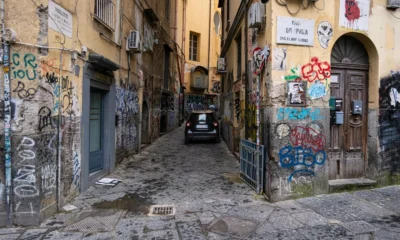 Street view of Naples evoking chi ha scritto o sole mio and the origins of the song