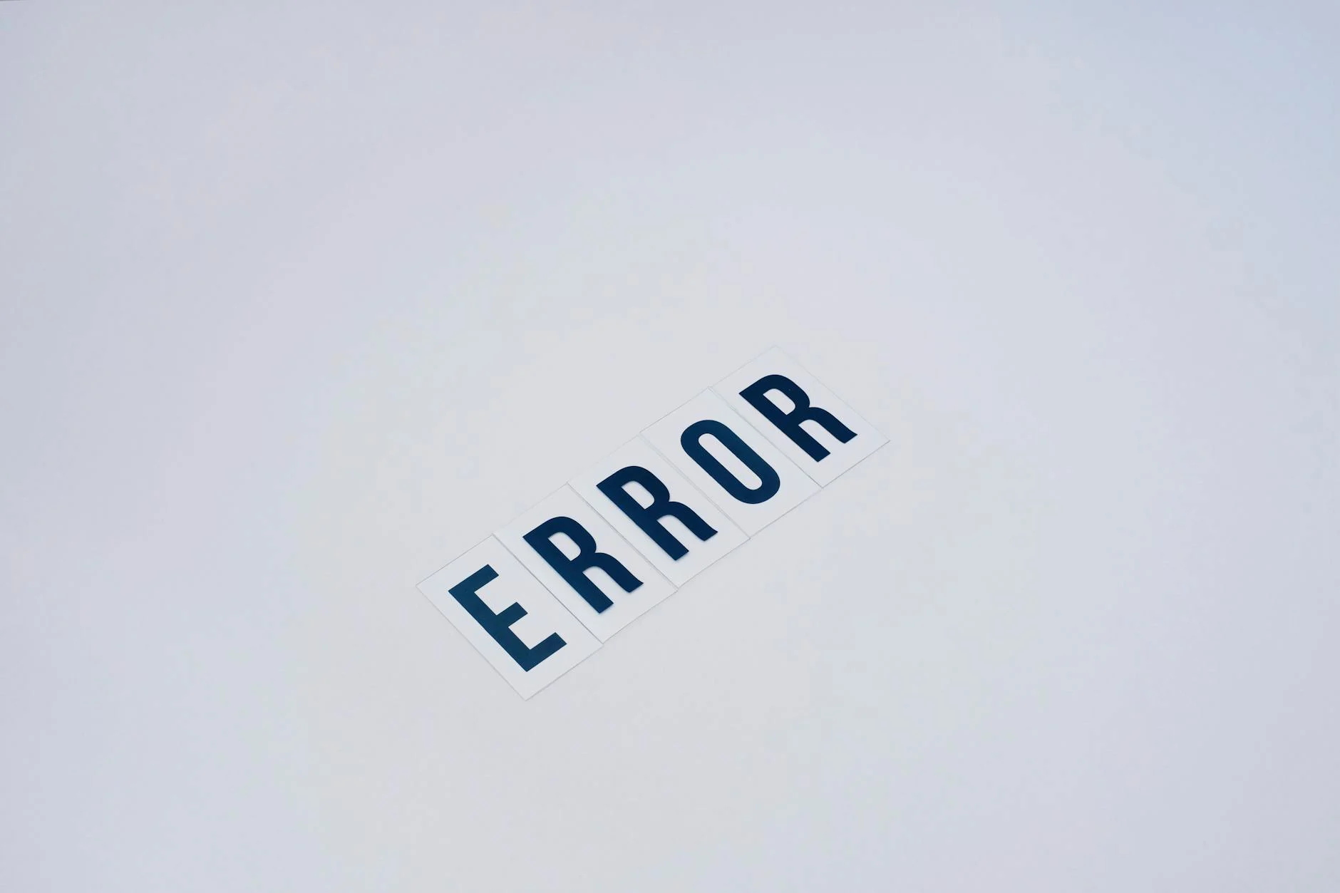 Pantalla con printer error message para ilustrar perche la stampante non stampa dal computer en un contexto de fallo de impresión desde el ordenador.