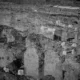 Fotografía de las ruinas subterráneas de Roma para ilustrar "cosa vedere a Roma di insolito" en la sección Sotto la strada, un’altra città