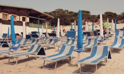 Foto de un Sardinia beach resort para ilustrar "quanto costa una settimana in Sardegna" en un artículo sobre precios y presupuesto de viaje