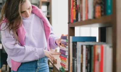 Estudiante eligiendo carrera para ilustrar quale facoltà scegliere dopo il liceo classico