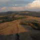 Paisaje de montaña en Toscana para ilustrar un artículo sobre dove si trova il monte amiata.