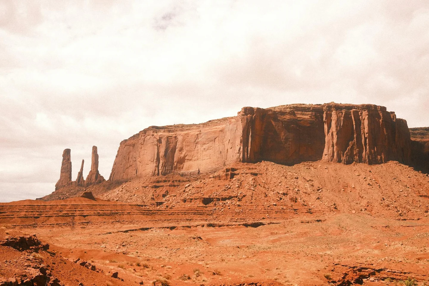 Paisaje desértico del western para ilustrar dove è stato girato c'era una volta il west en un artículo sobre sus localizaciones reales